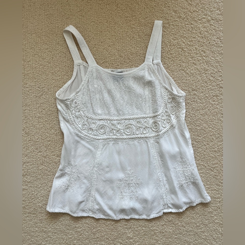 Chic White Embroidered Women's Camisole